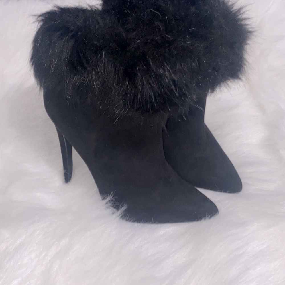 Sexy classy black Booties 🖤there super cute!